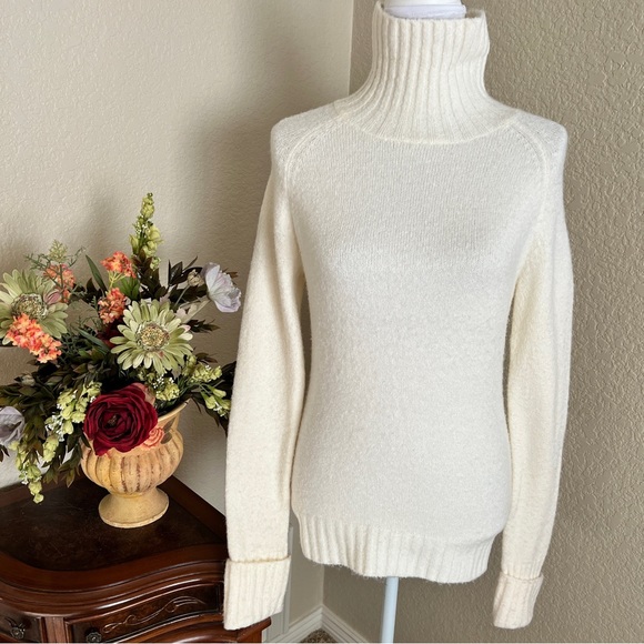 Vintage Sweater Project Fuzzy Turtleneck Sweater - Picture 1 of 9